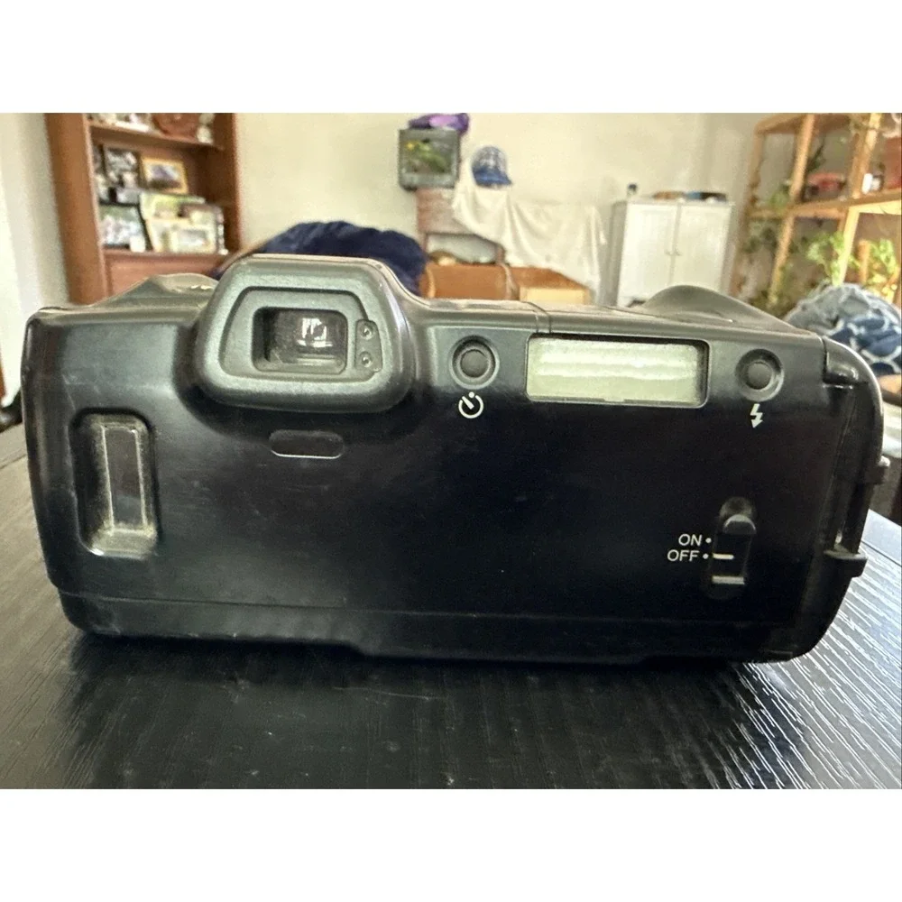 Minolta Brand Freedom Zoom 105i 35mm 105mm Film Camera Black APZ *Untested